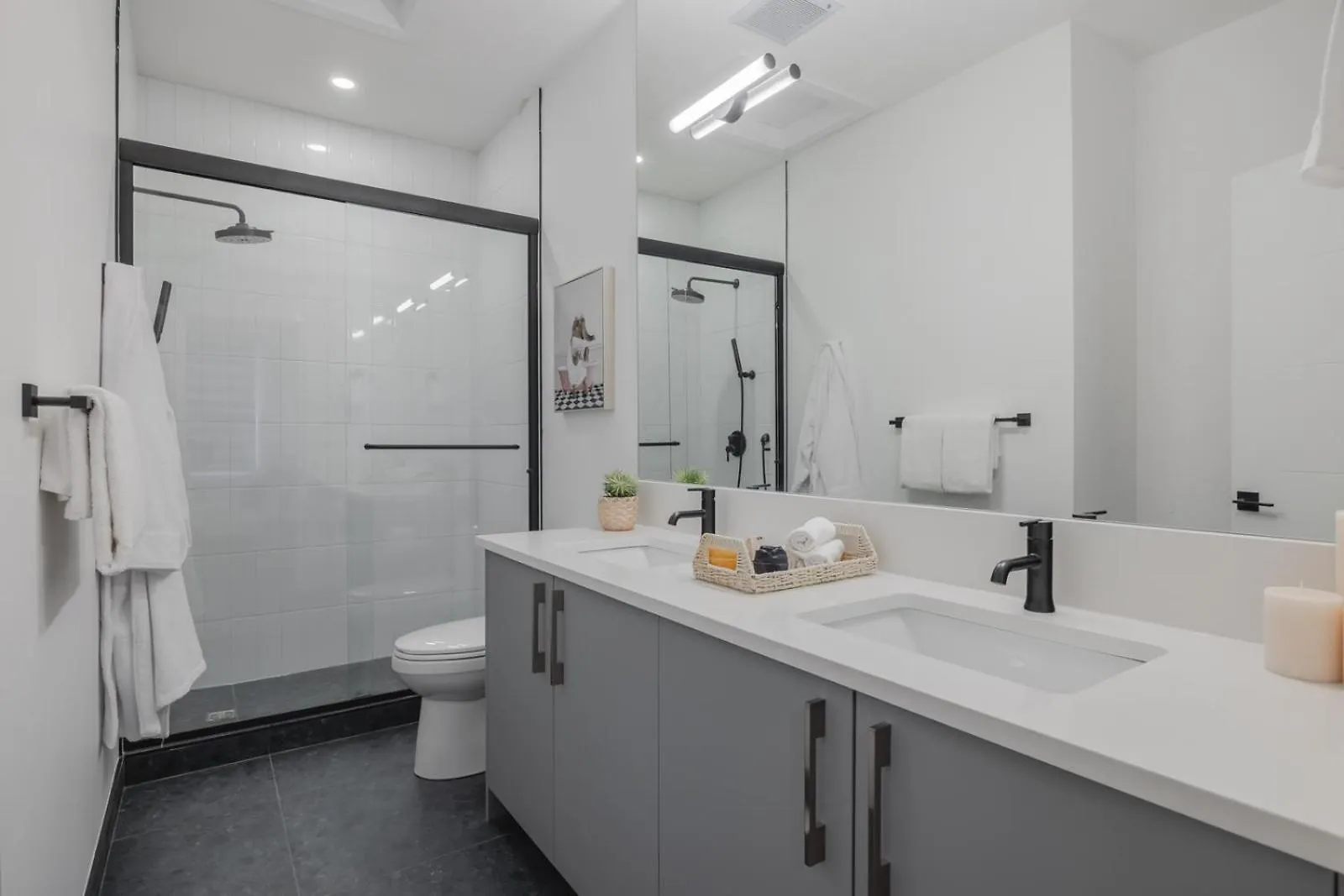 Сasa de vacaciones Villa Fenced Yard, Free Parking, 2 King Beds With Ac YYC Canadá