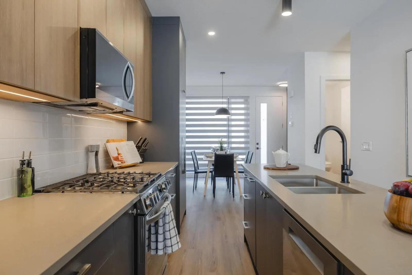 Сasa de vacaciones Villa Fenced Yard, Free Parking, 2 King Beds With Ac YYC